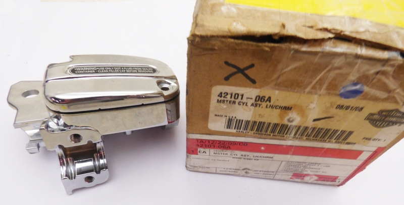 Master Cylinder LH Chrome
